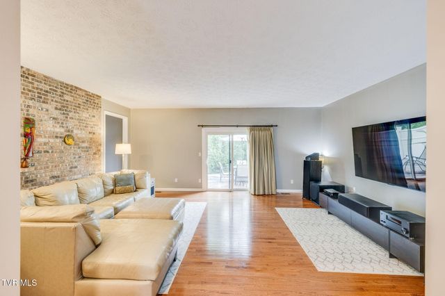 2440 Rivermont Drive, Kingsport, TN 37660