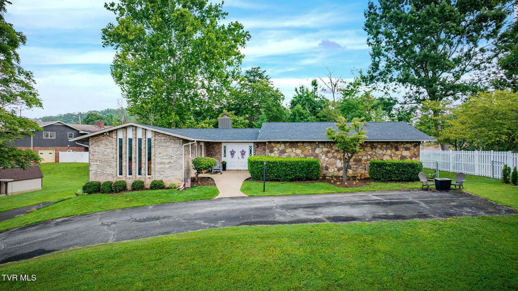 2440 Rivermont Drive, Kingsport, TN 37660