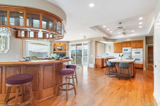 4327 Hollyhill Road, Vista, CA 92084