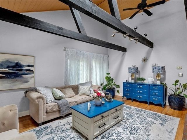 21 Woodvale Ave, Plymouth, MA 02360