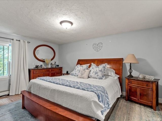 21 Woodvale Ave, Plymouth, MA 02360