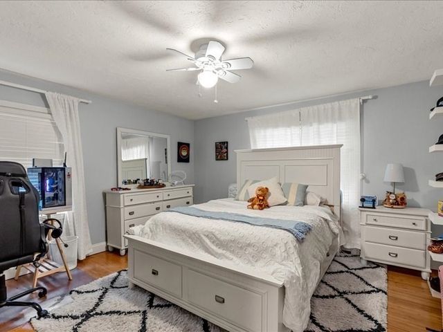 21 Woodvale Ave, Plymouth, MA 02360