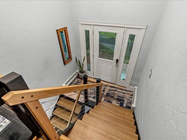 21 Woodvale Ave, Plymouth, MA 02360