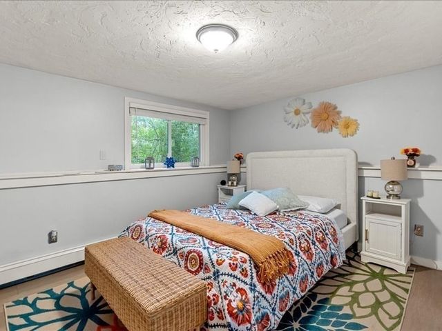 21 Woodvale Ave, Plymouth, MA 02360