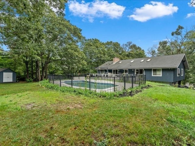 21 Woodvale Ave, Plymouth, MA 02360