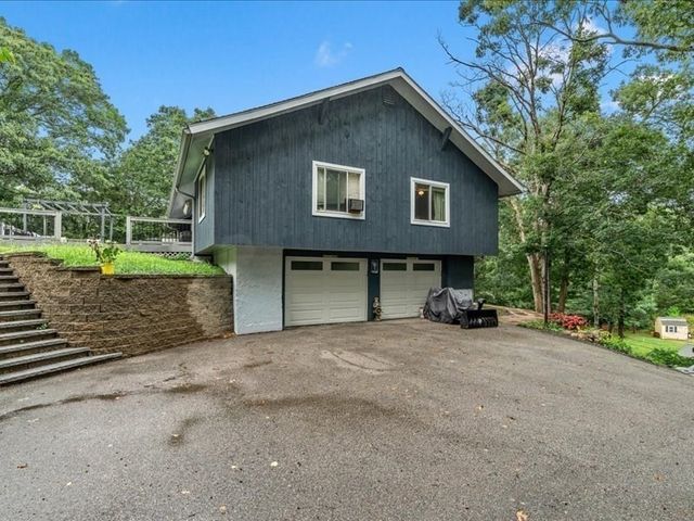 21 Woodvale Ave, Plymouth, MA 02360
