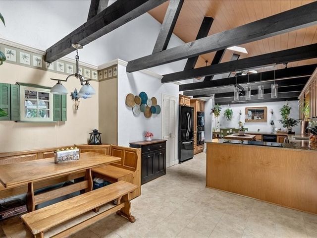 21 Woodvale Ave, Plymouth, MA 02360