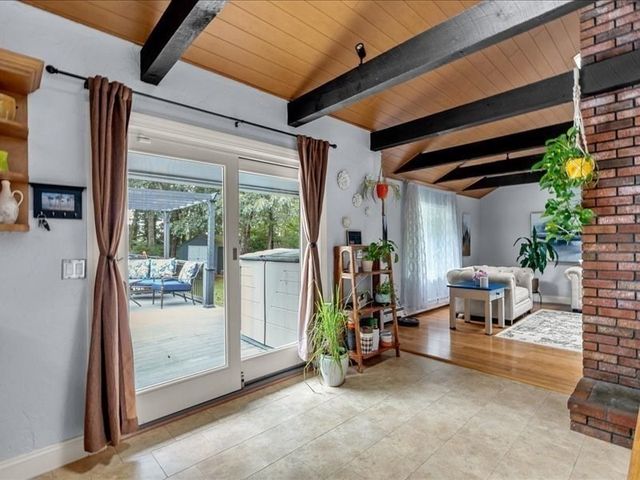 21 Woodvale Ave, Plymouth, MA 02360