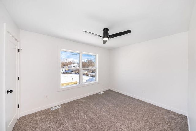 4823 NAVAJO Street, Council Bluffs, IA 51501