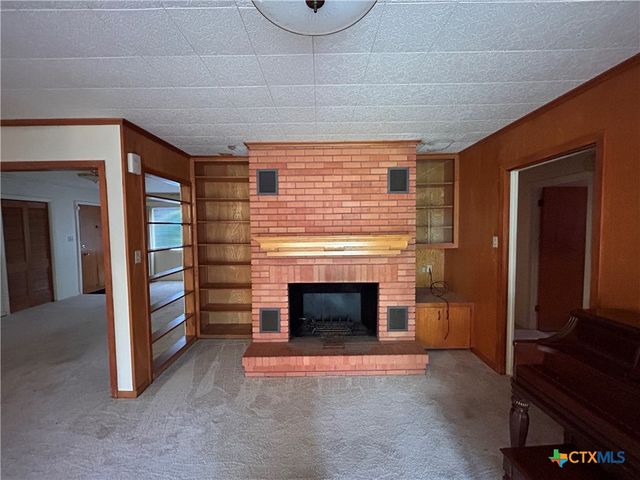 614 Apollo Drive, Edna, TX 77957