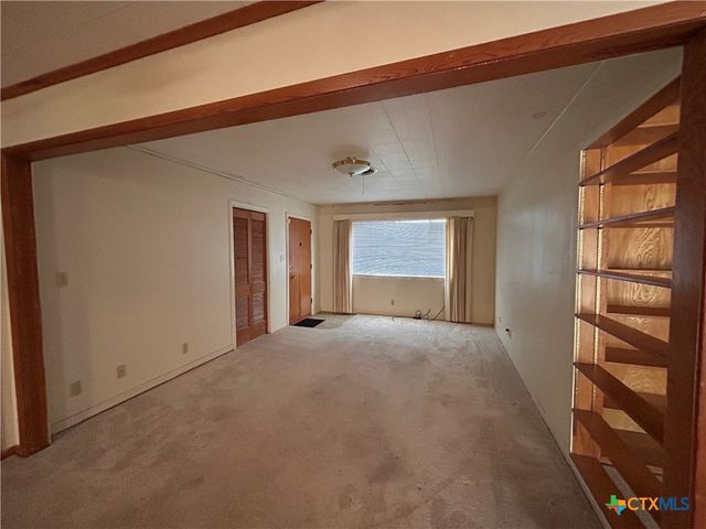 614 Apollo Drive, Edna, TX 77957