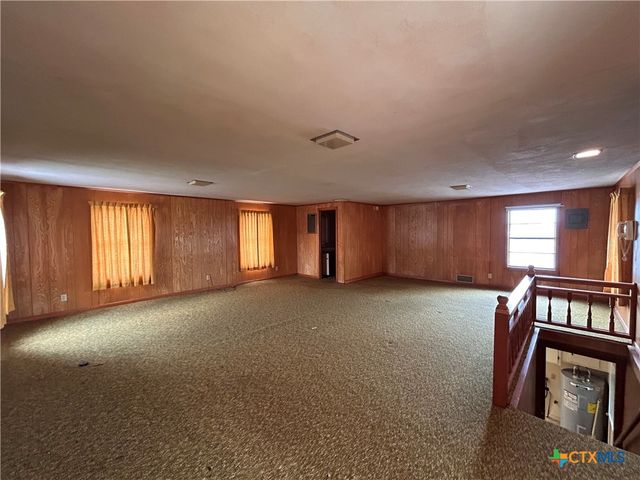 614 Apollo Drive, Edna, TX 77957