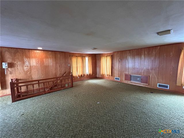 614 Apollo Drive, Edna, TX 77957