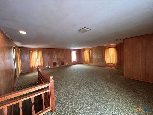 614 Apollo Drive, Edna, TX 77957