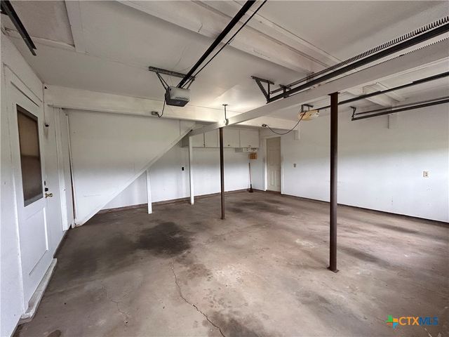 614 Apollo Drive, Edna, TX 77957