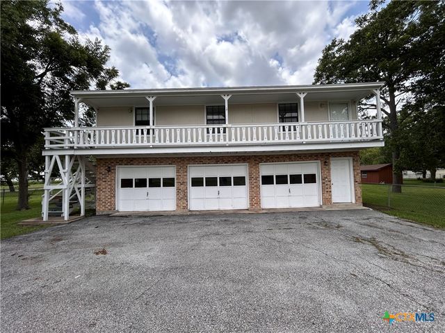 614 Apollo Drive, Edna, TX 77957