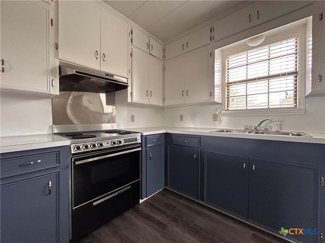 614 Apollo Drive, Edna, TX 77957