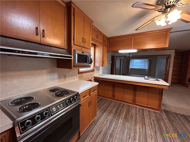 614 Apollo Drive, Edna, TX 77957