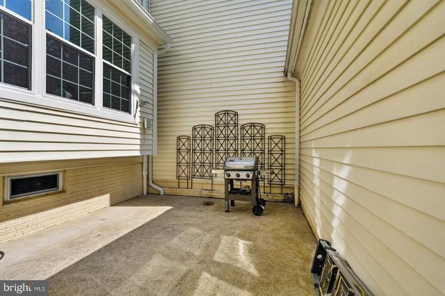 1903 PICCARD DR, Rockville, MD 20850
