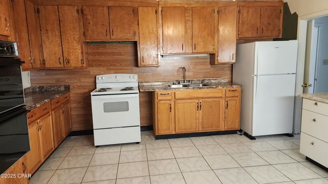 6073 Devorak Drive, Marianna, FL 32446