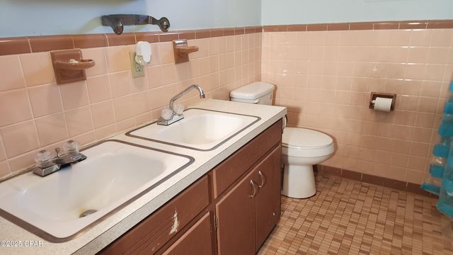 6073 Devorak Drive, Marianna, FL 32446