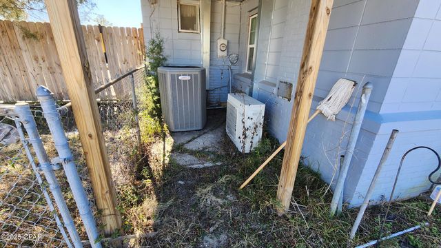 6073 Devorak Drive, Marianna, FL 32446