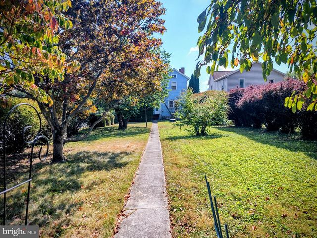 216 CHARLES AVE, Hanover, PA 17331