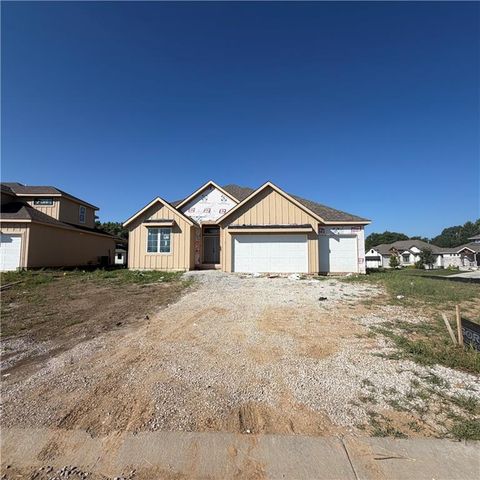 2304 Foxtail Drive, Kearney, MO 64060