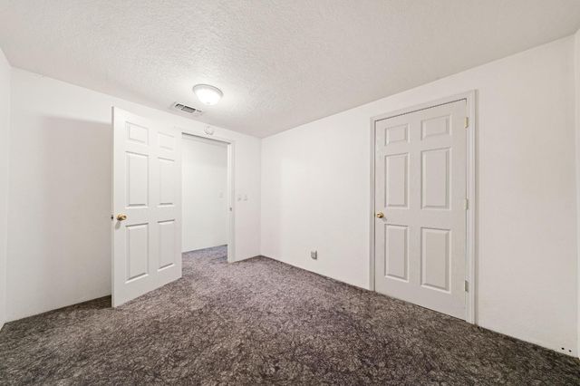 477 Lampasas Ave, Sacramento, CA 95815