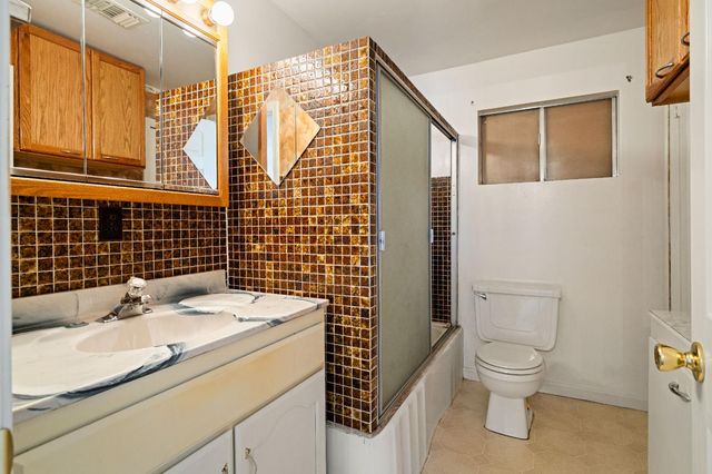 477 Lampasas Ave, Sacramento, CA 95815