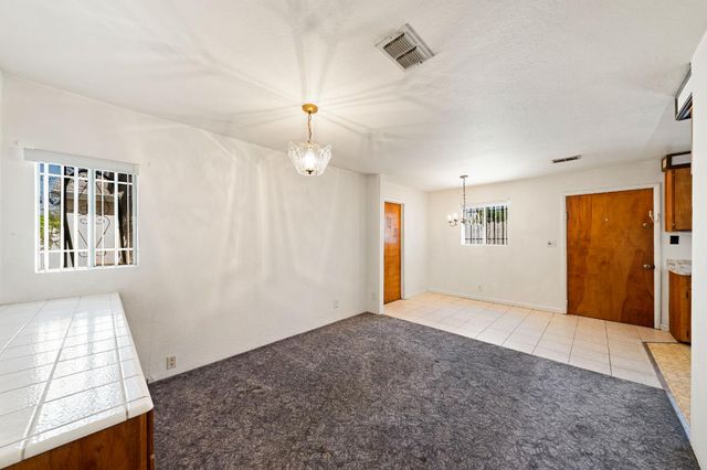 477 Lampasas Ave, Sacramento, CA 95815