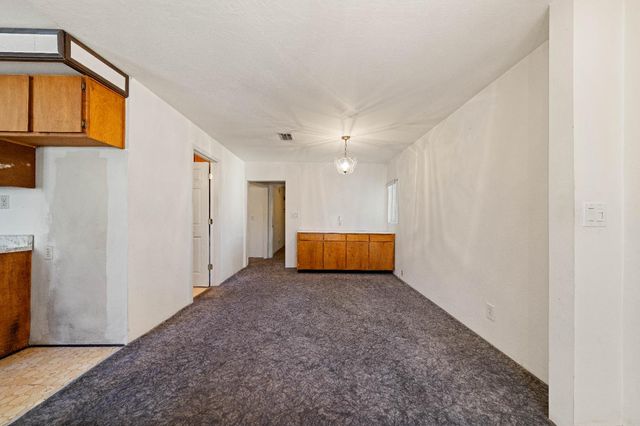 477 Lampasas Ave, Sacramento, CA 95815