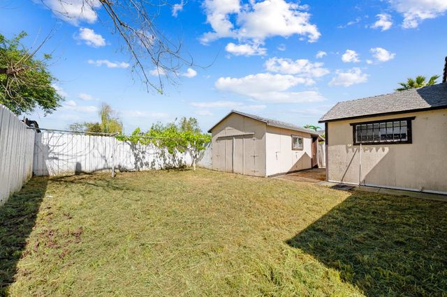 477 Lampasas Ave, Sacramento, CA 95815