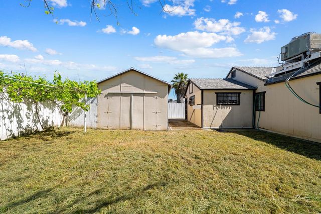 477 Lampasas Ave, Sacramento, CA 95815