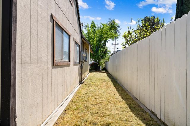 477 Lampasas Ave, Sacramento, CA 95815