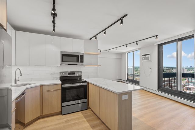 6166 N Sheridan Road 20C, Chicago, IL 60660