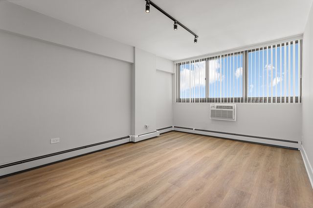 6166 N Sheridan Road 20C, Chicago, IL 60660