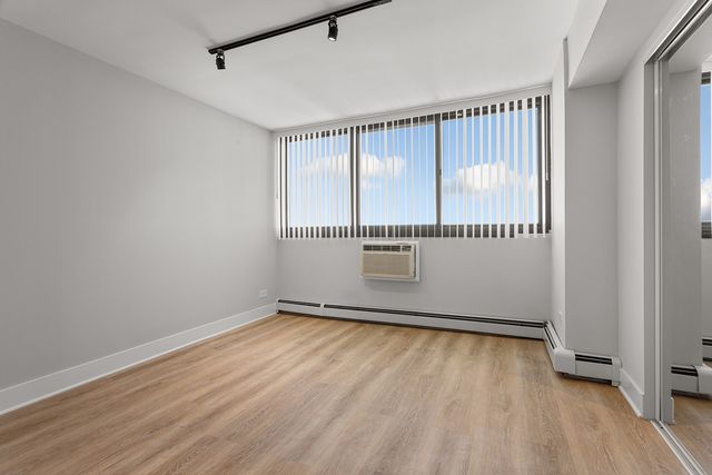 6166 N Sheridan Road 20C, Chicago, IL 60660