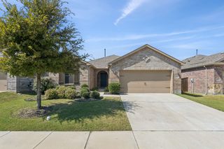 2617 Warren Lane, Aubrey, TX 76227