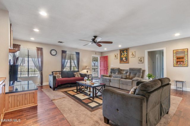 3746 E Avenue T8, Palmdale, CA 93550