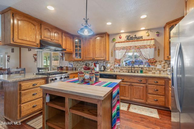 3746 E Avenue T8, Palmdale, CA 93550