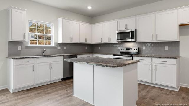 995 Misty Creek Drive, Aberdeen, NC 28315