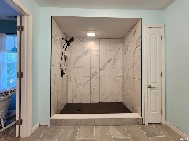 156 HANOVER Lane, Murphysboro, IL 62966