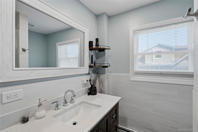 16 West Street, West Islip, NY 11795