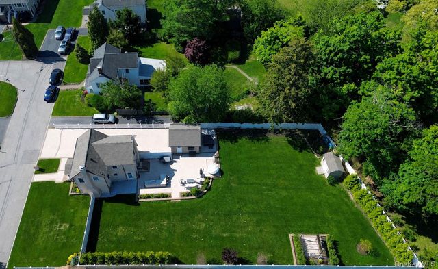 16 West Street, West Islip, NY 11795