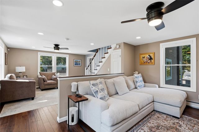 16 West Street, West Islip, NY 11795