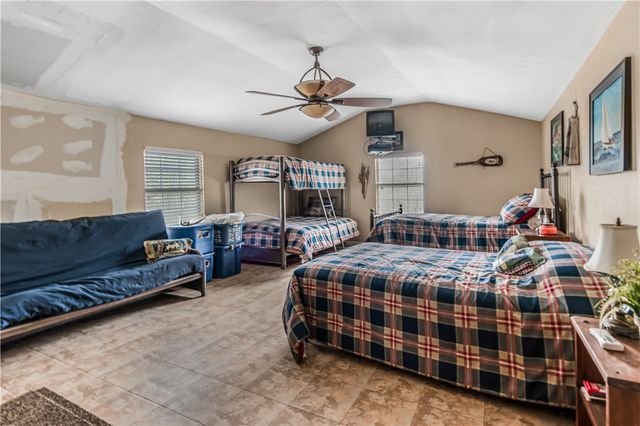 376 Loganberry Road, Somerville, TX 77879