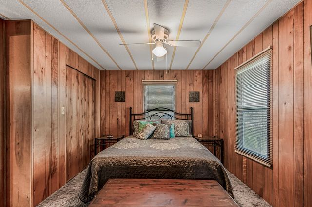 376 Loganberry Road, Somerville, TX 77879