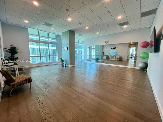 300 S Biscayne Blvd PH-3907, Miami, FL 33131