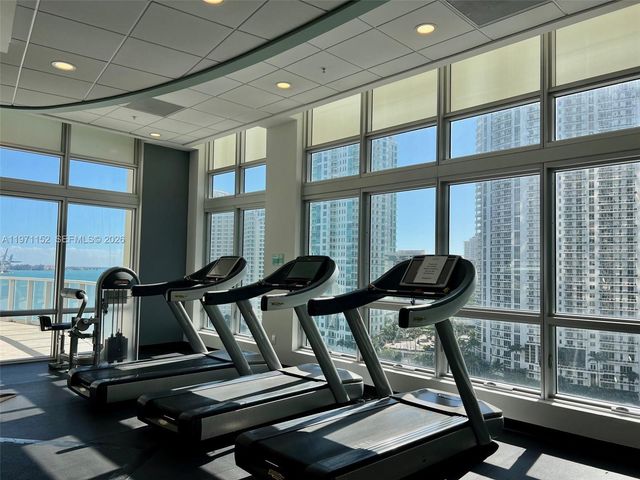 300 S Biscayne Blvd PH-3907, Miami, FL 33131